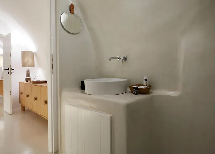 Olia & Apartment Imerovigli (Santorini)