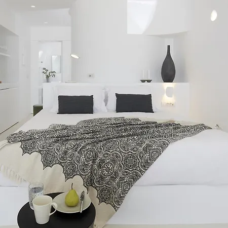 Olia & Apartment Imerovigli (Santorini)